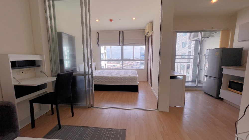 For RentCondoBangna, Bearing, Lasalle : Condo for rent, Lumpini Mega City, ready to move in, furnished + electrical appliances, 27th floor, Building C, room size 26 sq m.