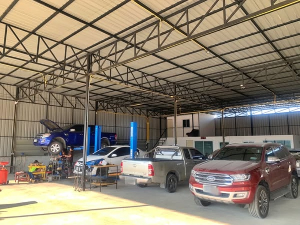 For LeaseholdShophouseSamut Prakan,Samrong : For sale: Car repair shop with all equipment and structure, Bang Phli, Samut Prakan, parking for 30 cars, half a rai of space at the back