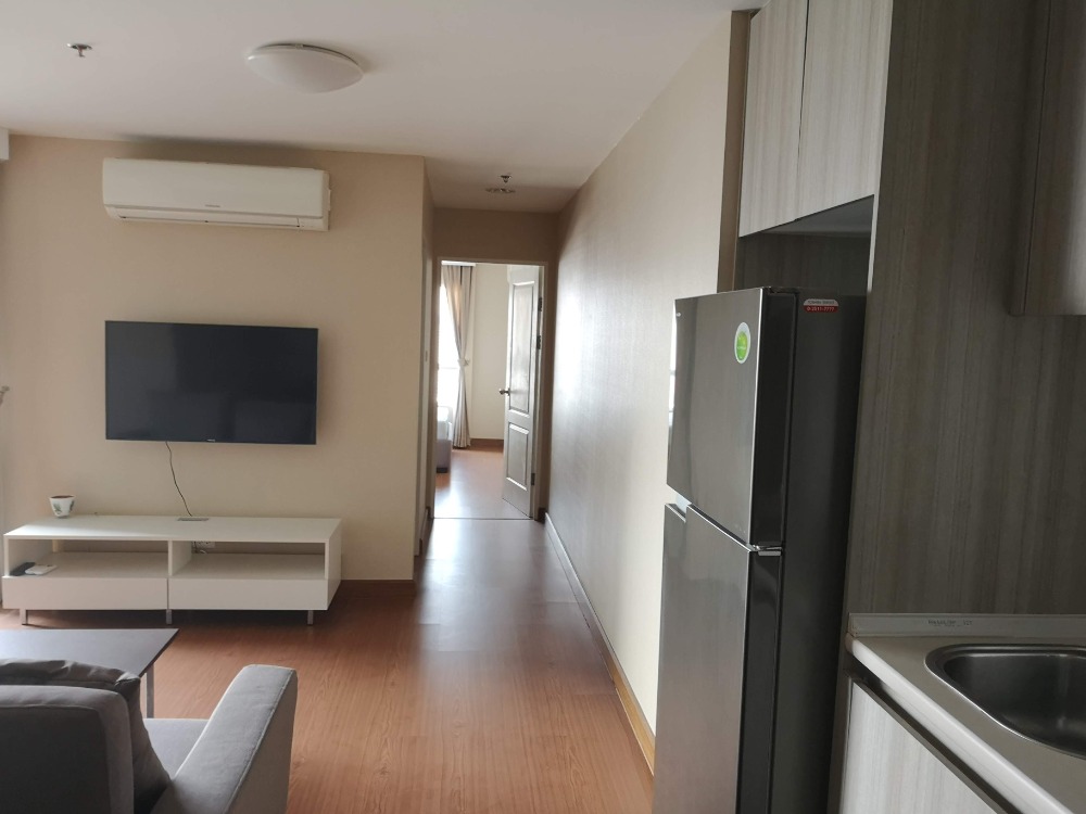 For RentCondoRama9, Petchburi, RCA : FOR RENT 1 BEDROOM 50 SQ.M HIGH FLOOR READY TO MOVE IN