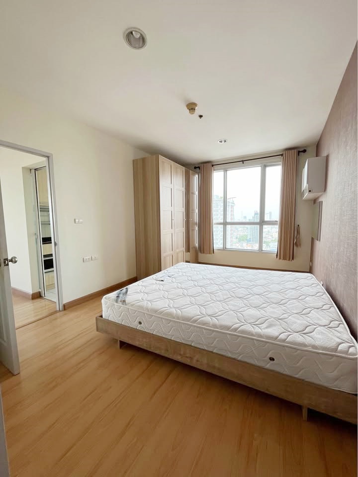 For SaleCondoRatchadapisek, Huaikwang, Suttisan : 🚨 Urgent sale! Life@Ratchada-Sutthisan 2 bedrooms, cheapest! Corner room, high floor, beautiful view, rare! Walk only 0 meters to MRT Sutthisan, very convenient 064-974-2441