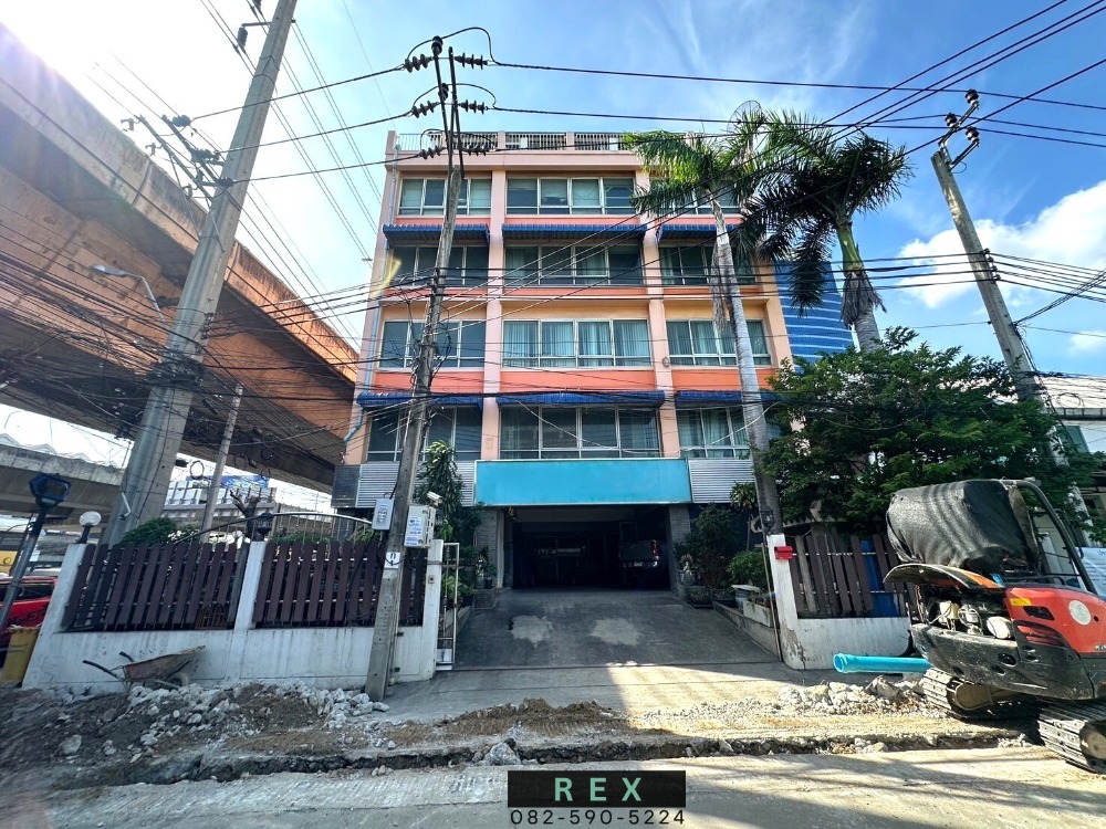 For RentHome OfficeRama9, Petchburi, RCA : For rent: Standalone building / office, Rama 9 RCA Ekkamai, 6 floors, suitable for office/clinic/studio/showroom