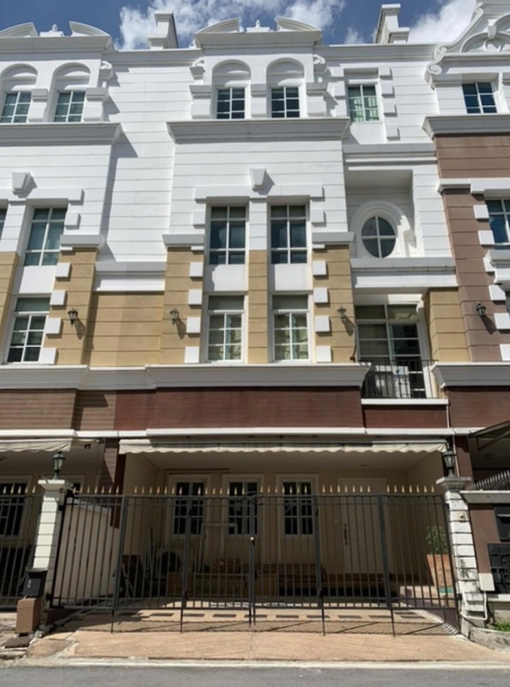 For RentTownhouseOnnut, Udomsuk : Townhouse for rent, 4 floors, Plus City Park, Sukhumvit 101/1, beautiful, ready to move in, near Central Plaza Bangna. Interested, add Line @841qqlnr