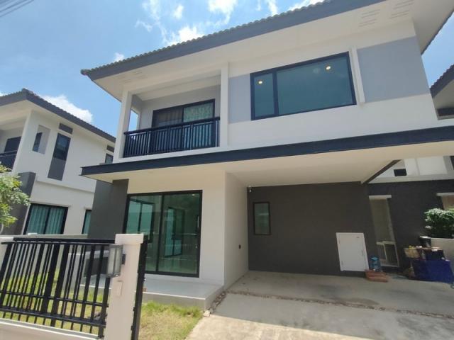 For RentHouseSamut Prakan,Samrong : PN669HR0804 For rent 2-storey detached house Grand Britannia Village Bangna Suvarnabhumi Km.26