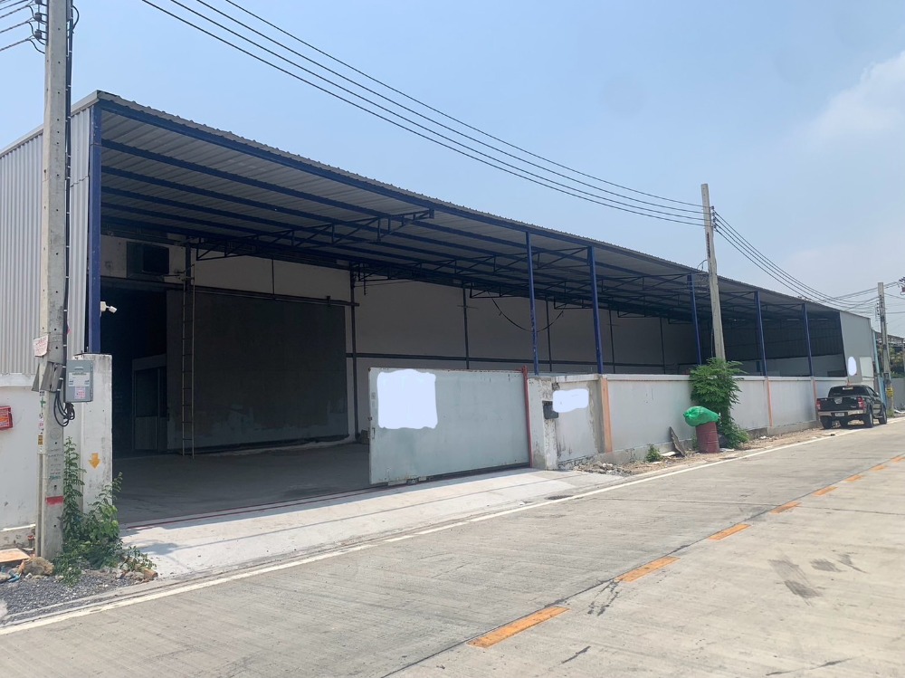 For SaleWarehouseSamut Prakan,Samrong : Land for sale with warehouse, low price, Soi Ratnachok 12, Bang Phli Yai, land area 1-0-45 rai, width*length 43*40.5 meters, warehouse and office area approximately 1,600 sq m.