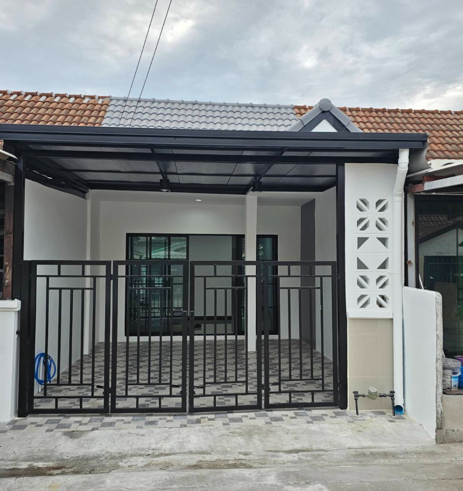 For SaleHousePathum Thani,Rangsit, Thammasat : S2855 Single-storey townhouse for sale, newly renovated, just over a million baht, Poonpholniwet Village, Lam Luk Ka Khlong 1