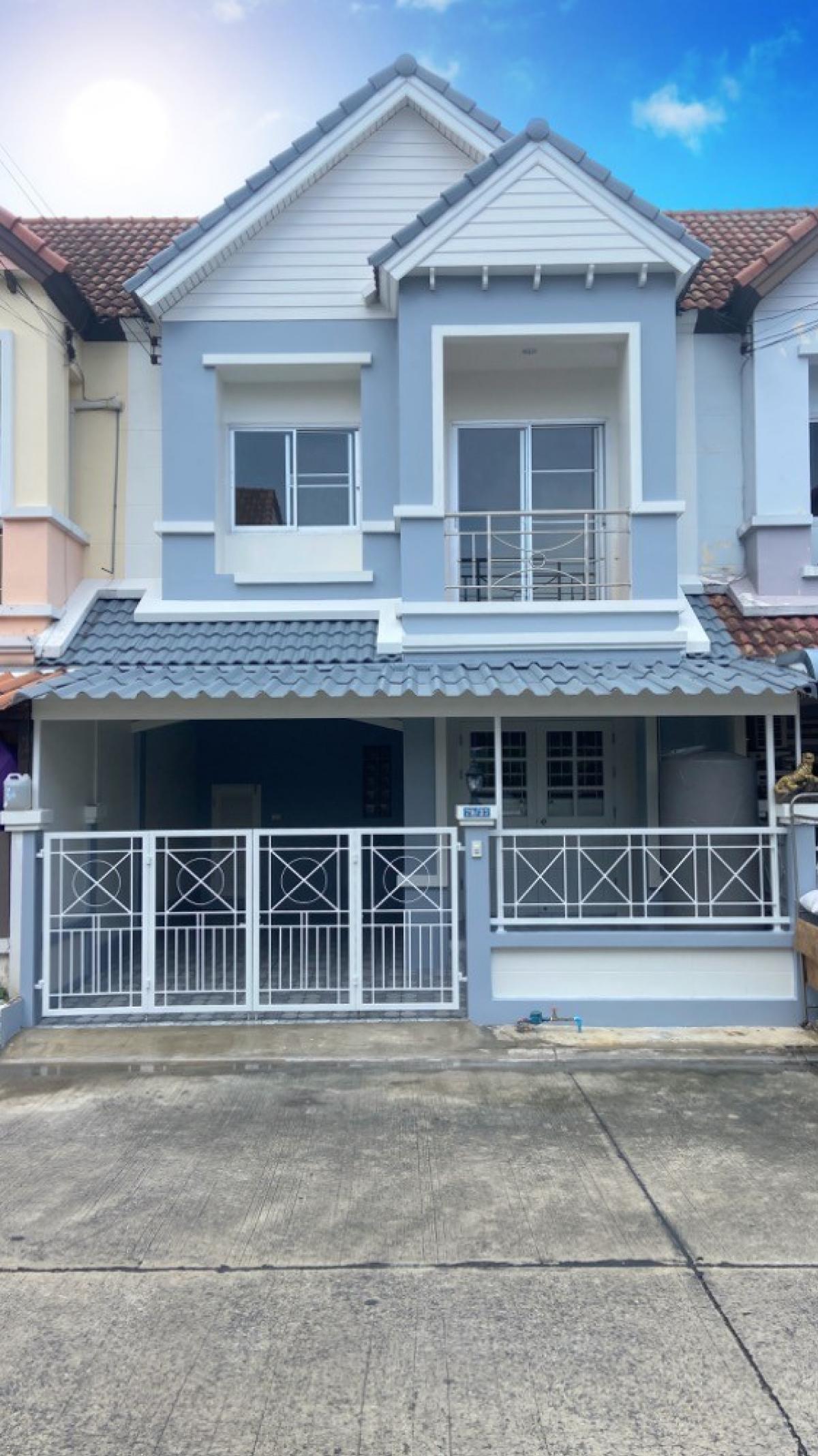 For SaleHouseNonthaburi, Bang Yai, Bangbuathong : ✅️For sale Baan Chaopraya Rajapreuk (Chao Phraya Village, Ratchaphruek)➡️ 3 bedrooms, 2 bathrooms, 2-storey house ➡️ Land size 24.9 square wah ✅Price 2,590,000 baht* Ready to move in * 🔔Hurry and book now