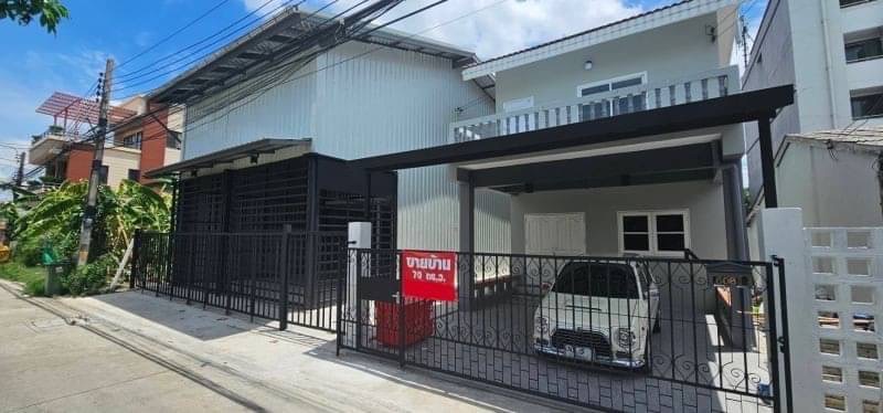 For SaleHouseChokchai 4, Ladprao 71, Ladprao 48, : For sale cheap, 2-storey detached house + warehouse, Keha Thip Village, area 70 sq m, Soi Lat Phrao 87, Intersection 32, house has 2 bedrooms, 2 bathrooms.