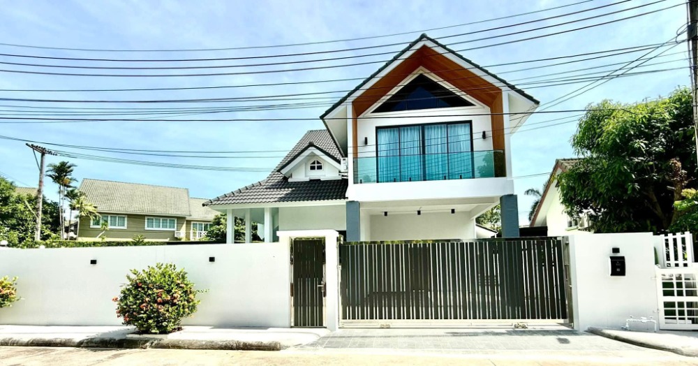 For SaleHousePattaya, Bangsaen, Chonburi : For sale: 5-bedroom detached house, saltwater pool, Bang Lamung, Pattaya, good location, Tung Klom Ta Man, near the sea, no more than 10 minutes.