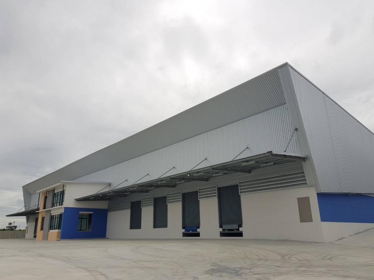 For RentWarehouseSriracha Laem Chabang Ban Bueng : ✨Warehouse Bowin Sriracha for rent, newly built, on the main road, Lotus, CJ, restaurants, near the market, transportation from the port, convenient transportation ✨