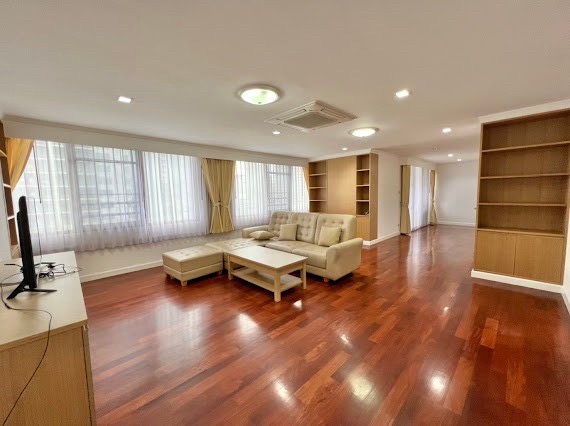 ให้เช่าคอนโดสุขุมวิท อโศก ทองหล่อ : Acadamia Grand Tower 3bed 2bath 165sqm 65000 per month