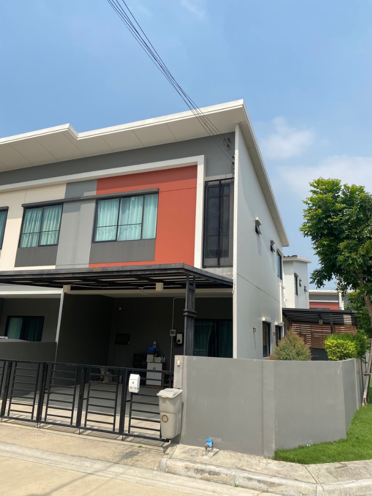 For SaleTownhouseRathburana, Suksawat : For Sale: Townhome at Siri Place Pracha Uthit 90 by Sansiri Corner Unit | Adjacent to the Park | Fully Furnished | Move-In Ready | South-Facing