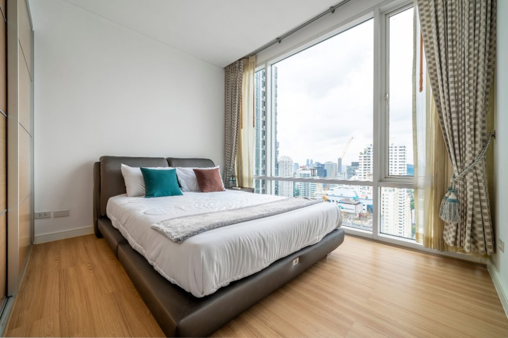 ให้เช่าคอนโดสุขุมวิท อโศก ทองหล่อ : LTH11303-Fullerton Sukhumvit FOR RENT Size 95.98 sqm. 2 beds 2 baths BTS Ekkamai Station ONLY 85K/Month