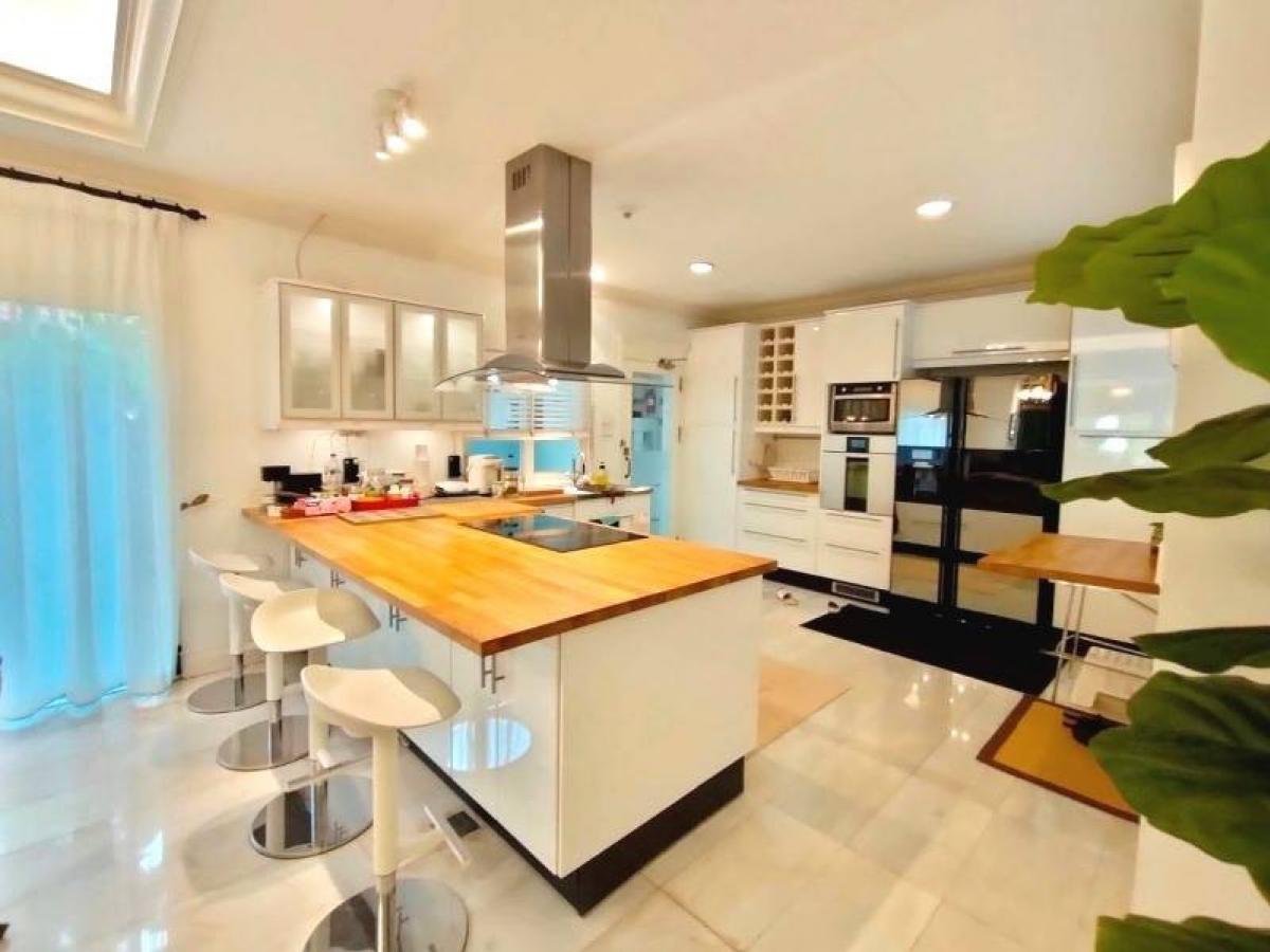 For RentHouseSamut Prakan,Samrong : For Rent Beautiful house in Bangna near Mega Shopping Mall Tel: 083-966-3665