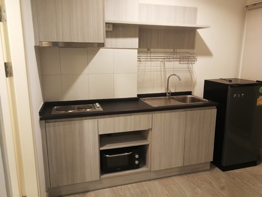 For RentCondoChaengwatana, Muangthong : Condo for rent, Aspire Ngamwongwan, furniture | complete electrical appliances, ready to move in, located on the The Mall Ngamwongwan side🏙️