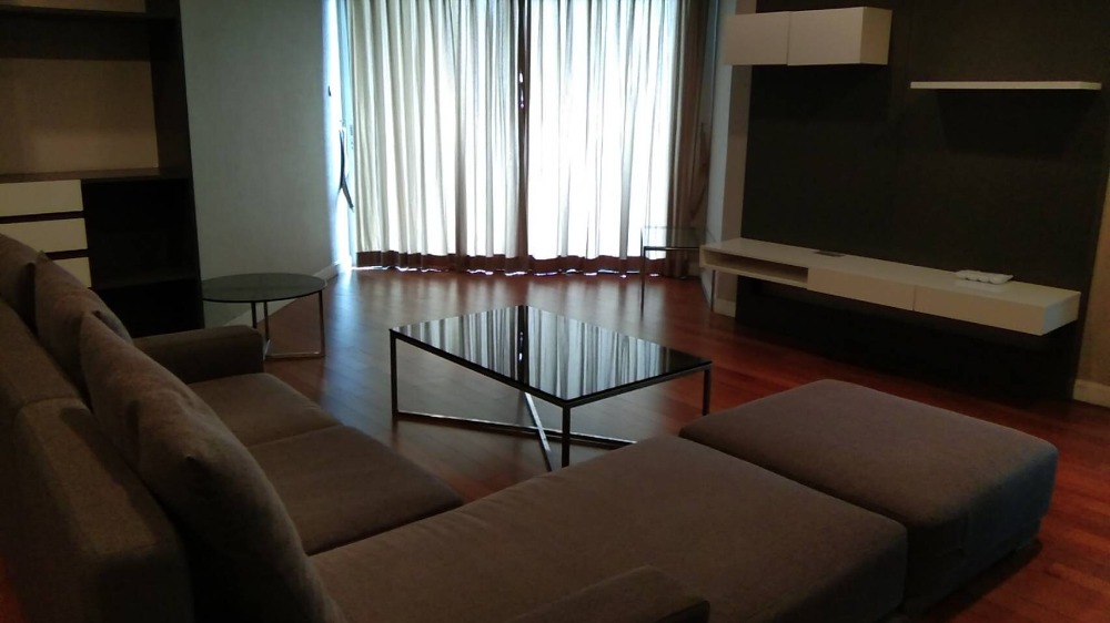 For RentCondoRama9, Petchburi, RCA : FOR RENT 3 BEDROOM 2 BATHROOM 105 SQ.M HIGH FLOOR READY TO MOVE IN