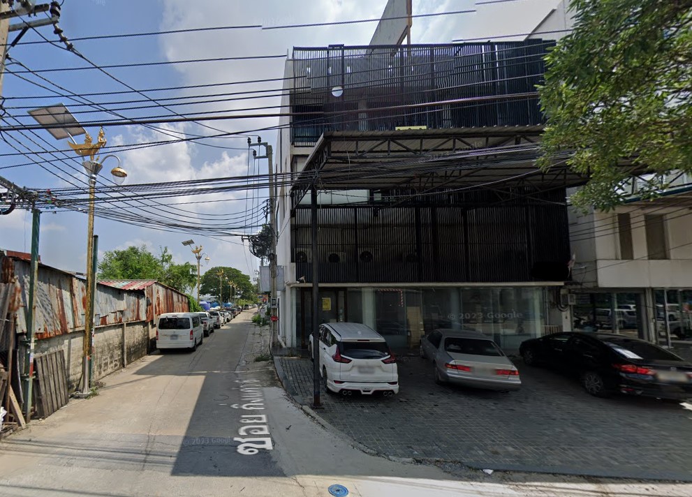 For RentShophouseSamut Prakan,Samrong : 4-storey building for Rent / Sale, On the main road, Soi Kingkaew 62/2 near Suvarnabhumi Airport 5 km