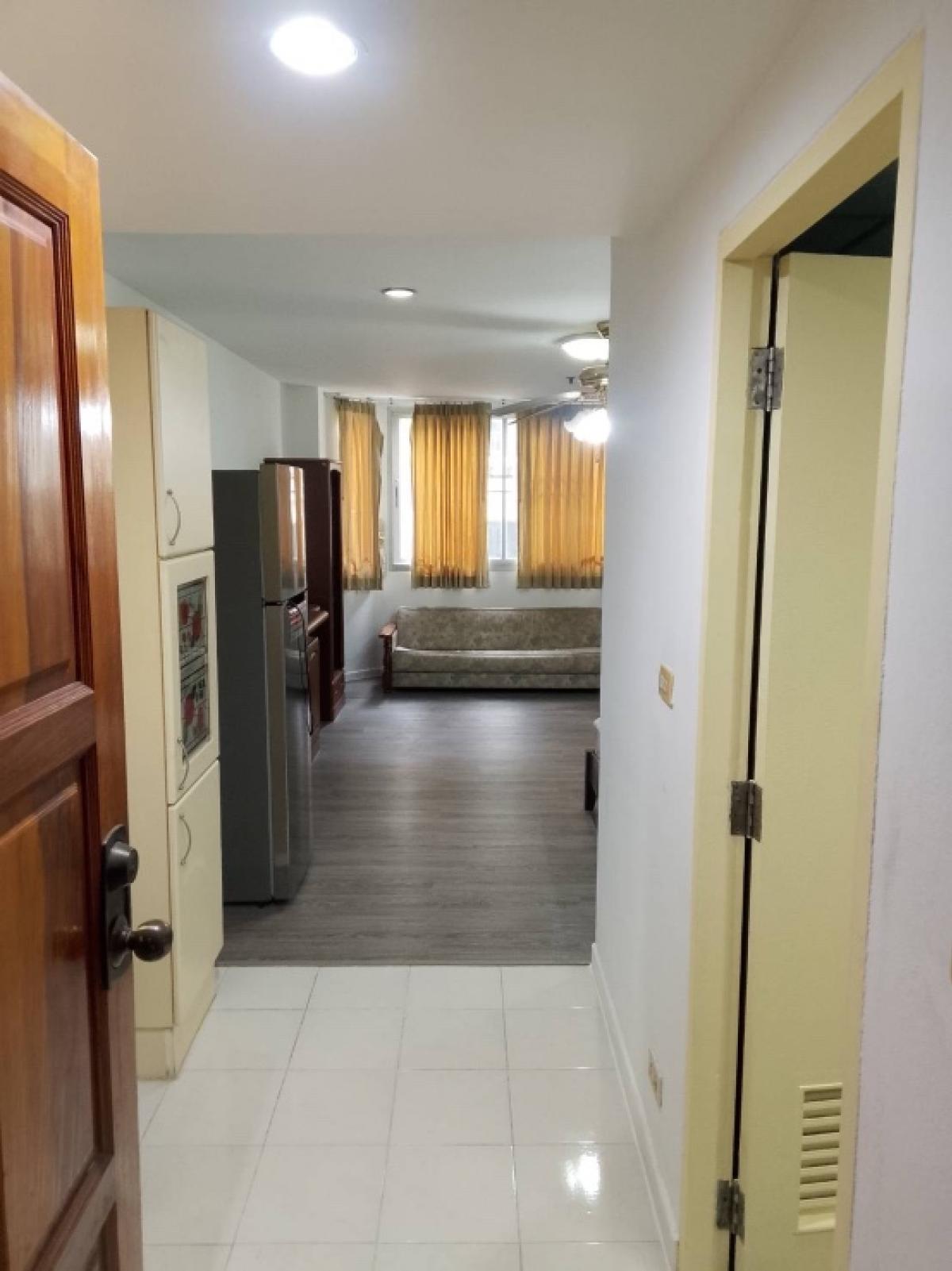 For RentCondoSilom, Saladaeng, Bangrak : For rent Silom parkview studio, studio room for rent, Silom parkview, behind Silom complex, next to BTS Saladaeng, 200 meters, good price