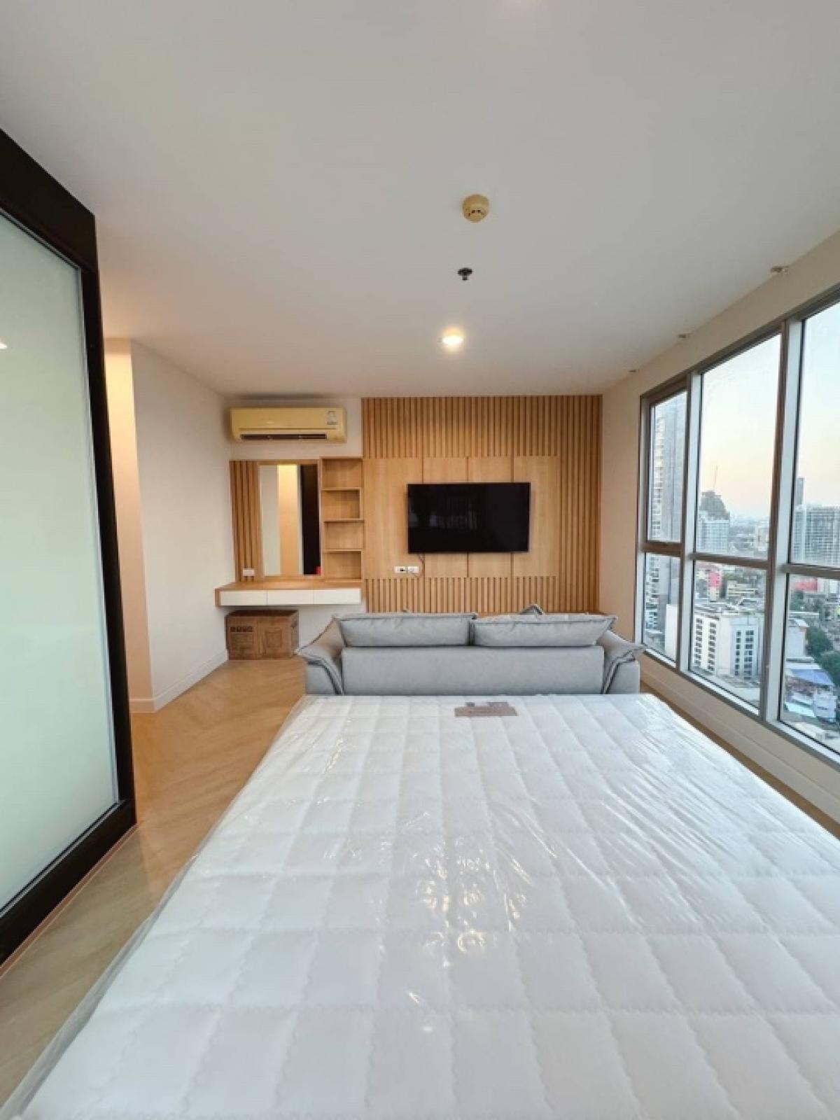 For SaleCondoLadprao, Central Ladprao : 📢👇Short walk to BTS, MRT, shopping mall, good price nice place , one of the biggest unit in this project *All inclusive when transfer within December 24*