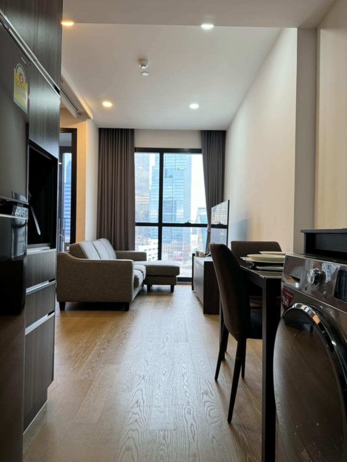 For SaleCondoSiam Paragon ,Chulalongkorn,Samyan : Urgent!! For sale Ashton chula 1 bedroom only 6.75 million baht near Chula Triam Udom