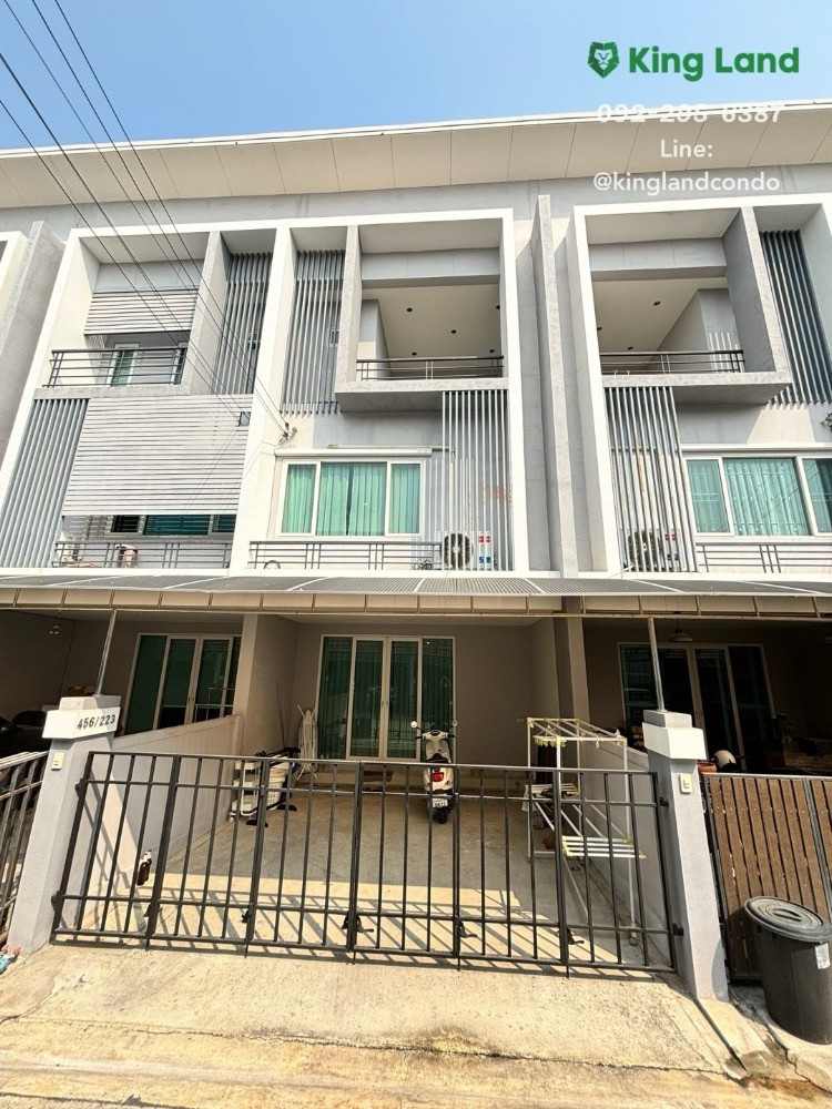 For SaleTownhouseKasetsart, Ratchayothin : #Yield 6.48% Get immediate income without wasting time and money on finding new tenants. Budget 3.7 million 🎯 🏠 3-storey townhouse The Exclusive Wongwaen-Ramintra The Exclusive Wongwaen-Ramintra