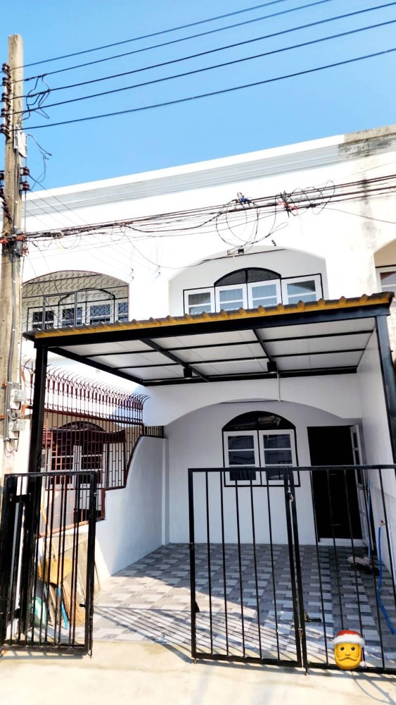 For RentTownhouseKaset Nawamin,Ladplakao : #For rent, 2-storey townhouse, newly renovated, next to a single house zone, the front of the house does not collide with anyone, near Yuwadut School, 2 bedrooms, 2 bathrooms 🏚️Nuanlada Village 2, Soi Khlong Lam Chiak, Kaset Nawamin, rent 15,000 baht/mont