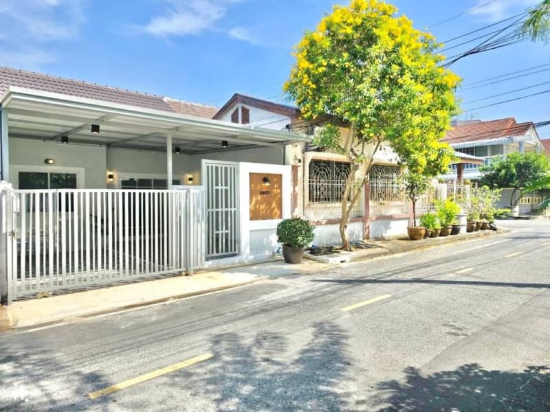 For SaleTownhouseNonthaburi, Bang Yai, Bangbuathong : Townhouse for sale, 1 floor, Krisdanakorn Village 10