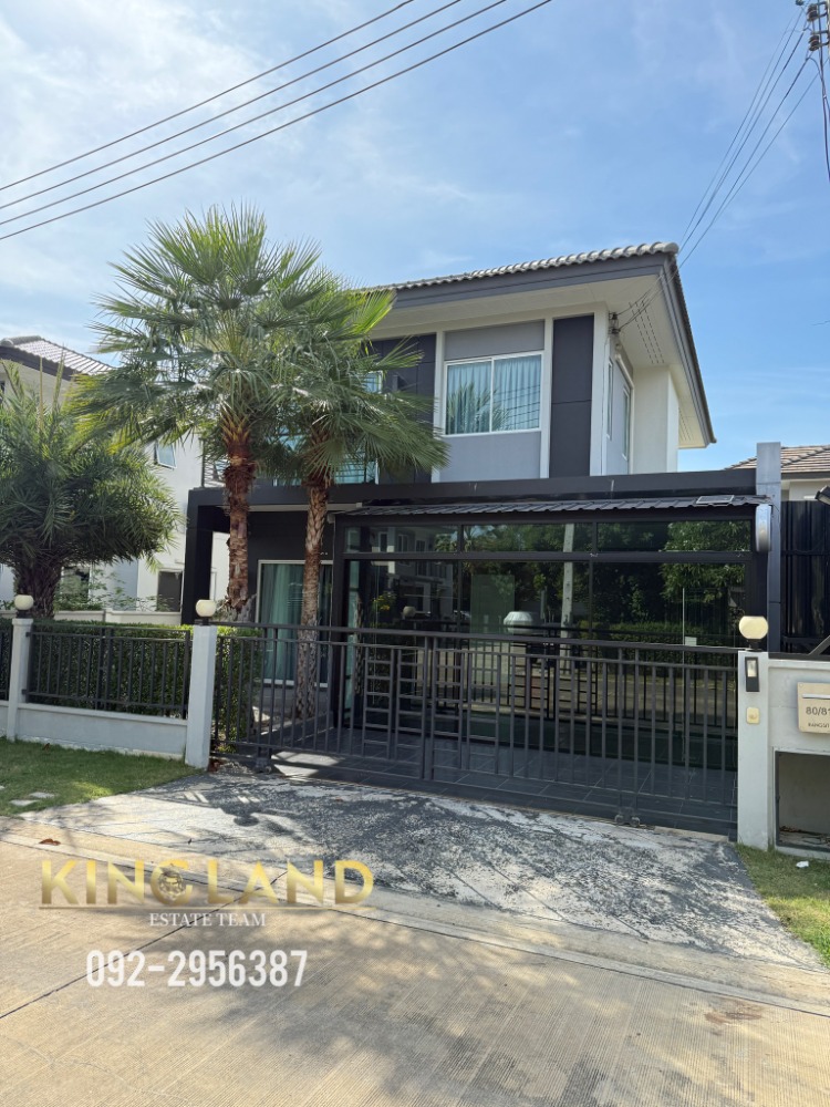 For RentHousePathum Thani,Rangsit, Thammasat : #LuxuryHouse #For rent, a luxuriously decorated single house, Centro Rangsit project, Khlong 4 🔥Rent 34,000 baht/month🔥 #Pets allowed, 4 bedrooms, 4 bathrooms, 6 air conditioners (all rooms have air conditioners) #Fully furnished