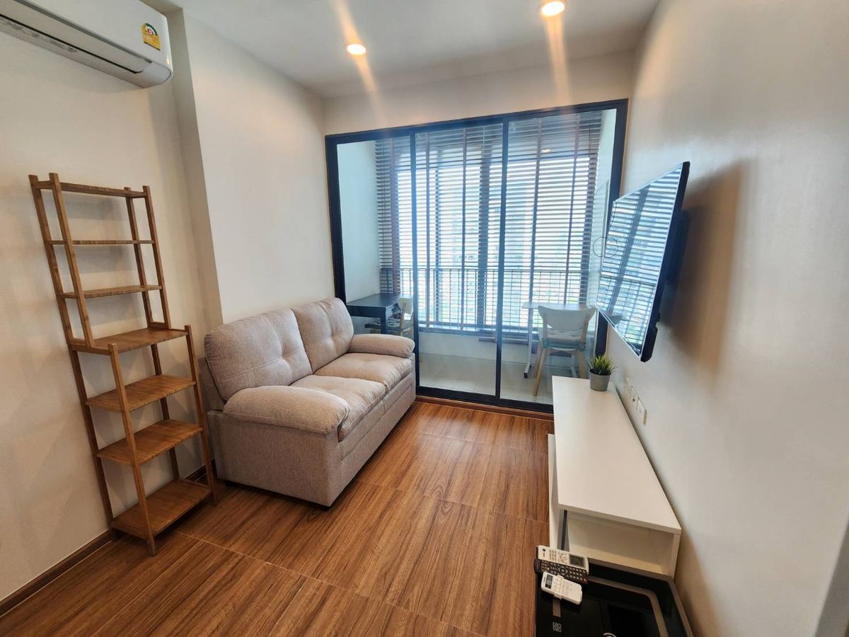 For RentCondoThaphra, Talat Phlu, Wutthakat : For rent: Ideo Sathorn Tha Phra (Ideo sathorn thapra), next to BTS Pho Nimit, 300 meters, fully furnished + 2 bedrooms + parking for 2 cars, only 16,000 baht