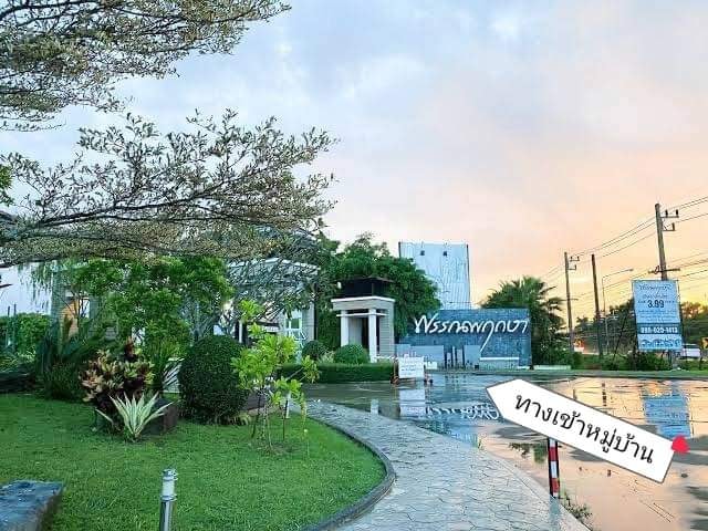 For SaleHouseHatyai Songkhla : For sale: 2-storey detached house, Phan Phruksa Village, beautiful resort-style house, 4 bedrooms, 5 bathrooms, near Hat Yai Airport, Songkhla Airport Road