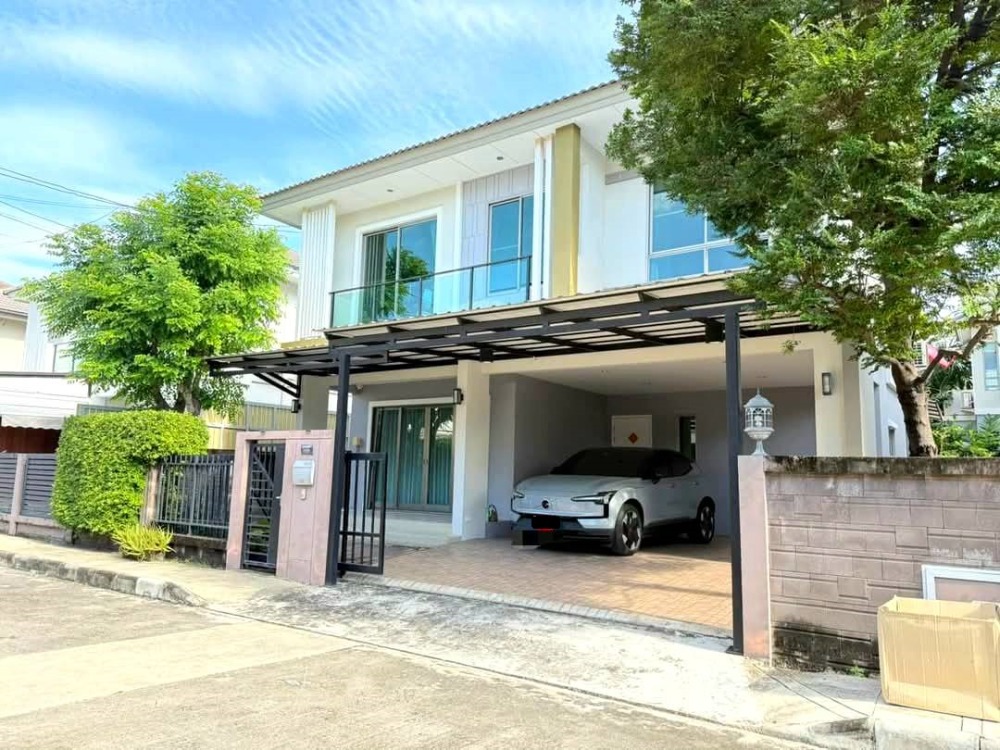 For SaleHousePattanakan, Srinakarin : For sale/rent: 2-storey detached house, The Plant Estique Village, Phatthanakan 38, newly renovated, convenient access via many routes, surrounded by electric train lines and near the Airport Link, Hua Mak Station, On Nut Station