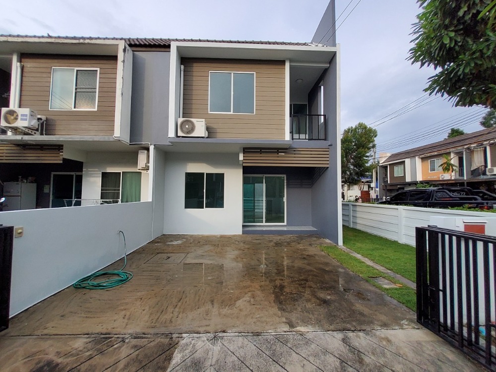 For SaleTownhouseNonthaburi, Bang Yai, Bangbuathong : Townhome, Caller Premium, after 3 bedrooms, ready to stay and the garden next to the house.