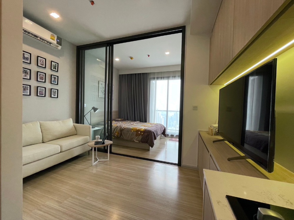 For SaleCondoSapankwai,Jatujak : Best price in the building!! Pet-friendly condo, worth buying for yourself, great for renting out. New room, never lived in, beautiful open view, very high floor ✨M Jatujak✨1 bedroom, 1 bathroom, size 28 sq m, near BTS Chatuchak Tel.0982645161