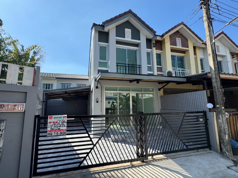 For SaleTownhouseNawamin, Ramindra : 🔥Cheap sale🔥 2-storey townhouse, 34.3 sq.w., Glory House Village, Soi Ram Intra 65, house has 3 bedrooms, 2 bathrooms (wide parking space + no one in front of the house)