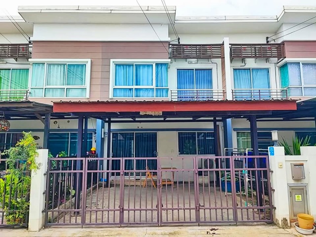 For RentTownhouseRattanathibet, Sanambinna : Sombatburi Market 1.9km. Lotus BangKruaiSaiNoi 3km. Cheapest in Nonthaburi lumpo 2-storey townhouse