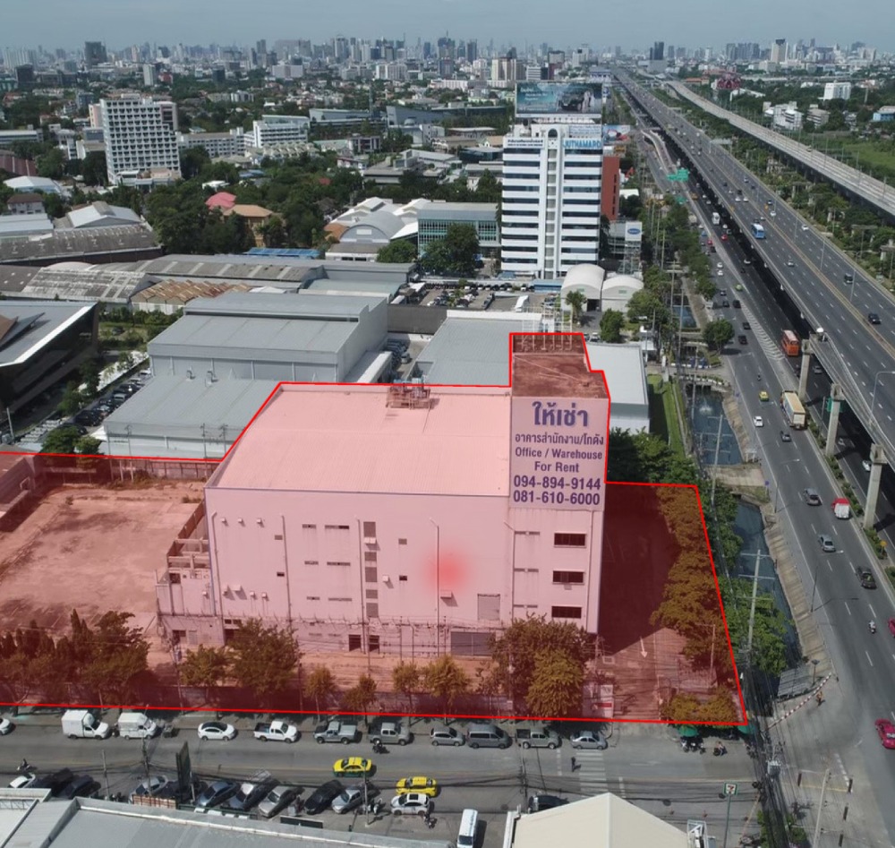 For RentShowroomVipawadee, Don Mueang, Lak Si : Office-showroom for rent with large warehouse, area more than 10,000 square meters, parking for more than 80 cars, located on Vibhavadi Rangsit Road