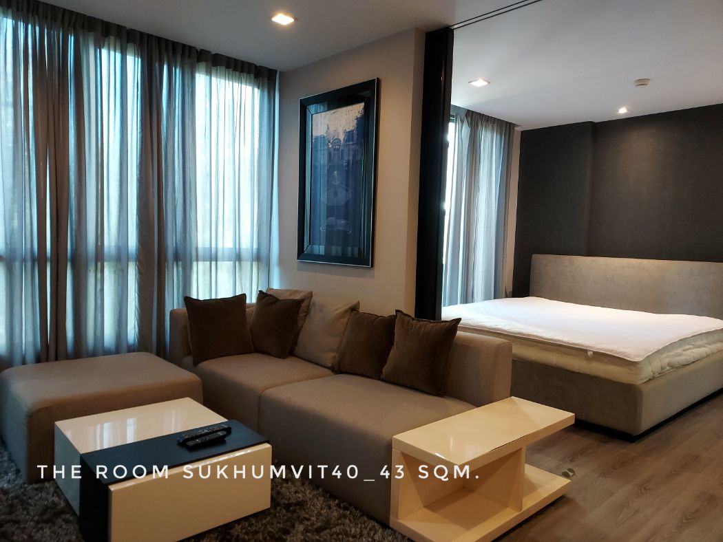 ให้เช่าคอนโดสุขุมวิท อโศก ทองหล่อ : ให้เช่า คอนโด 1 bedroom in a very good locationTHE ROOM สุขุมวิท 40 43 ตรม. close to BTS Ekkamai Thonglor Sukhumvit and Rama4.