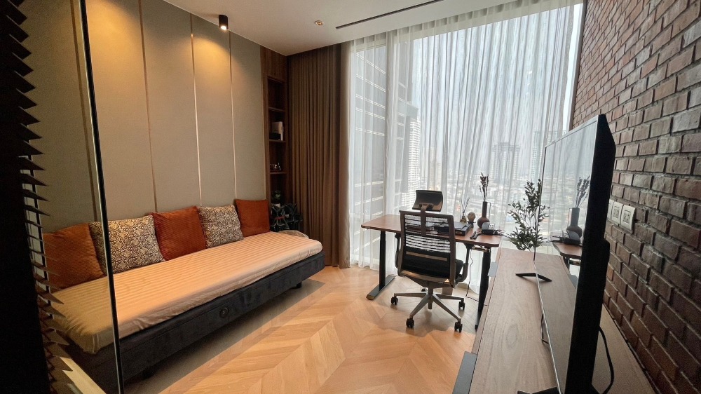 For RentCondoSathorn, Narathiwat : ✨ Four Seasons Private Residences✨ true luxury living above the streets of Bangkok with this exclusive residential tower on the banks of the majestic Chao Phraya River