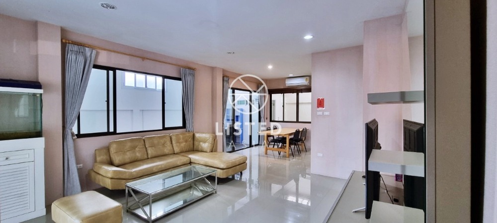 For RentTownhousePattaya, Bangsaen, Chonburi : 3 Beds at The Delight Cozy in East Pattaya for Rent