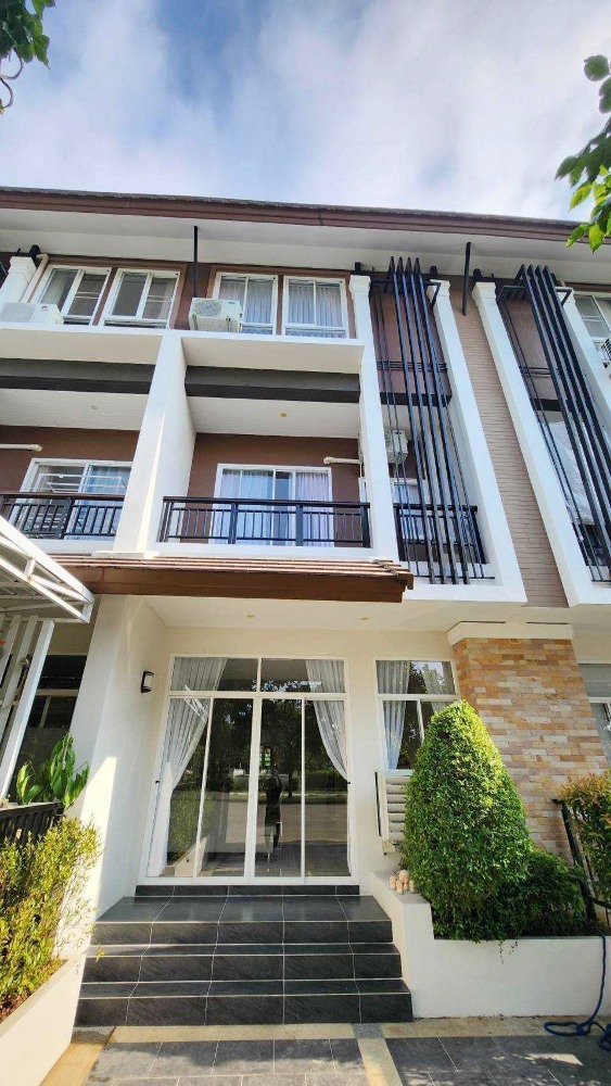 For RentTownhouseChiang Mai : Townhome for rent near by 5 min to Kad Farang, No.14H833