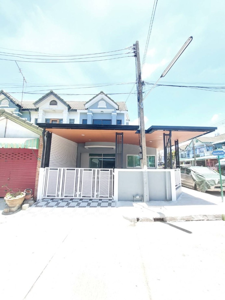 For SaleTownhousePathum Thani,Rangsit, Thammasat : Second-hand house for sale, ready to move in, Diamond Ville Village, main road, corner house, Soi Sema Fa Kham, Lam Luk Ka, Khlong 2, Khu Khot, Green Line, Don Mueang Airport, Dream World, Rangsit, Pathum Thani