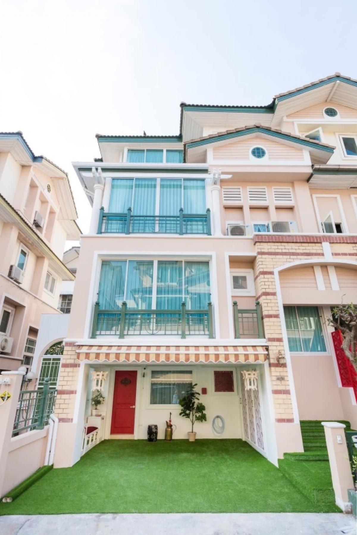 ให้เช่าทาวน์เฮ้าส์/ทาวน์โฮมเลียบทางด่วนรามอินทรา : 📢👇Pool villa Townhome, 4 story, near  many popular restaurants, close to Central EastVille, easily drive to town , near express way