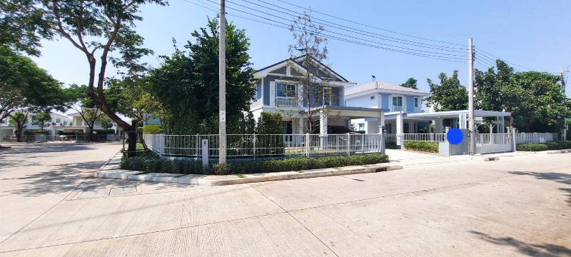 For SaleHouseMin Buri, Romklao : For sale, 2-storey detached house, 90 sq.w., Srinakarin-Romklao, corner house, model house, attached to the clubhouse, garden view, private, very new house, south-facing house, best location in the project, fully decorated, everything ready to move in.