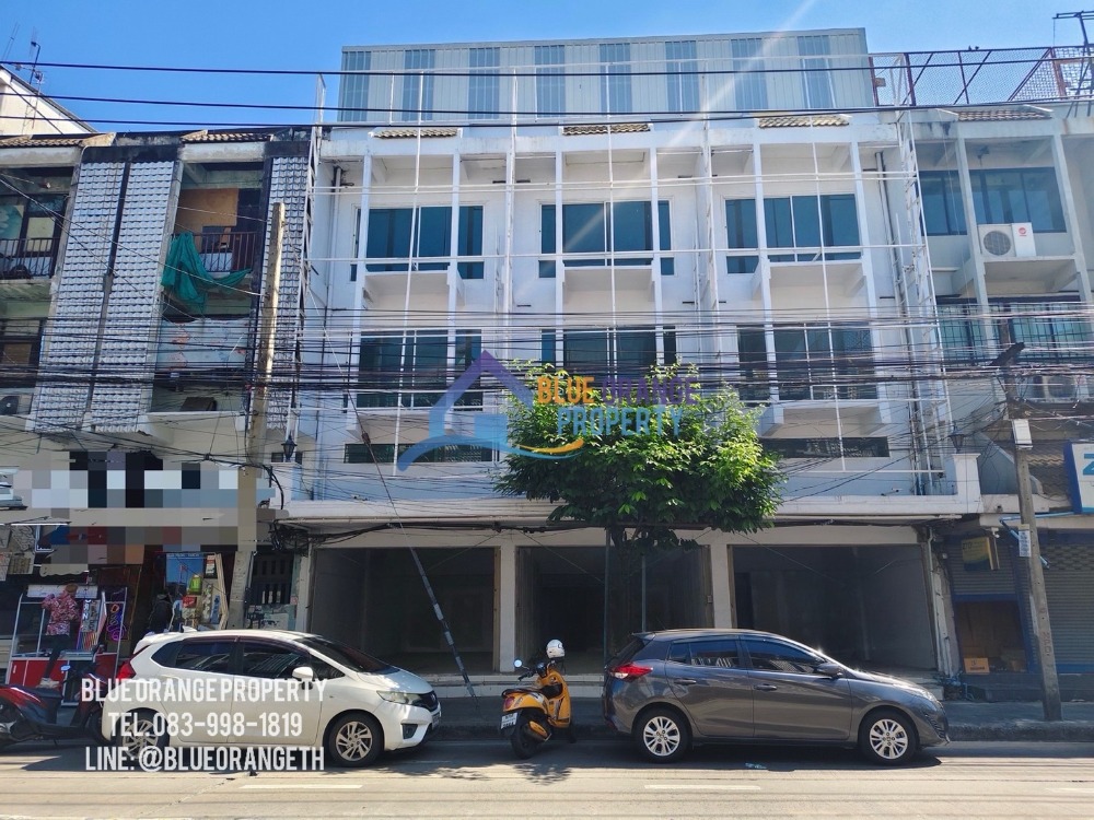 For RentShophouseRatchadapisek, Huaikwang, Suttisan : For rent, 3 booths commercial building, Mengjai. Accept all legal businesses