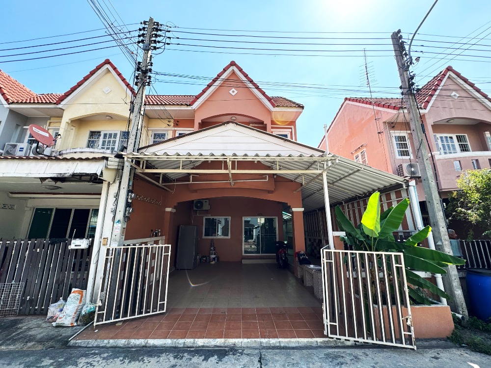 For SaleTownhouseMahachai Samut Sakhon : ✳️ For sale: 2-storey townhouse, Wisesuk Nakhon 13 Phase 1 Project, Soi Phanthai Norasing, Samut Sakhon Province ✳️