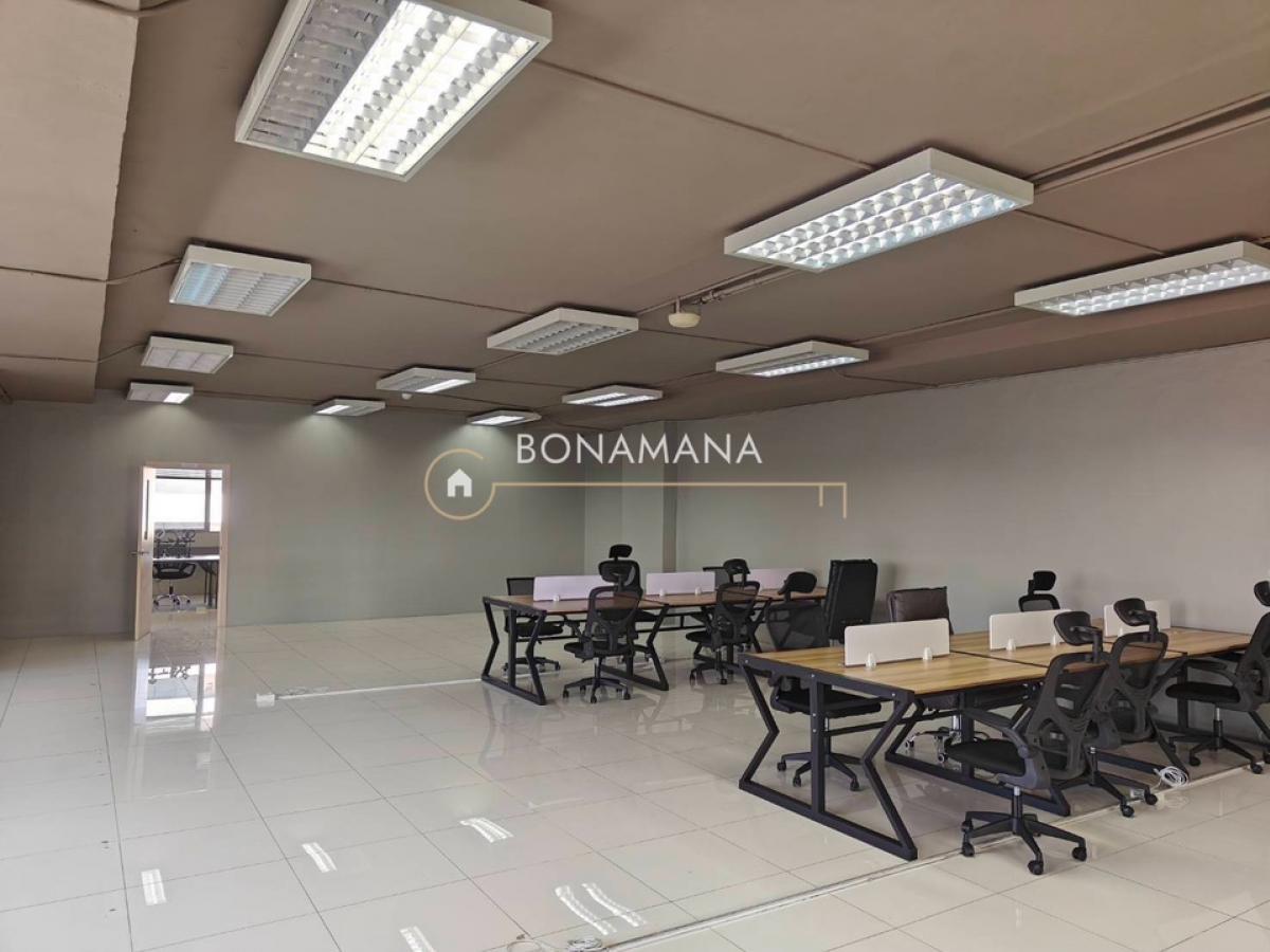 For RentOfficeRatchadapisek, Huaikwang, Suttisan : Office for rent, Amornphan Building 205 Tower 2 (MRT Cultural Center 750m)