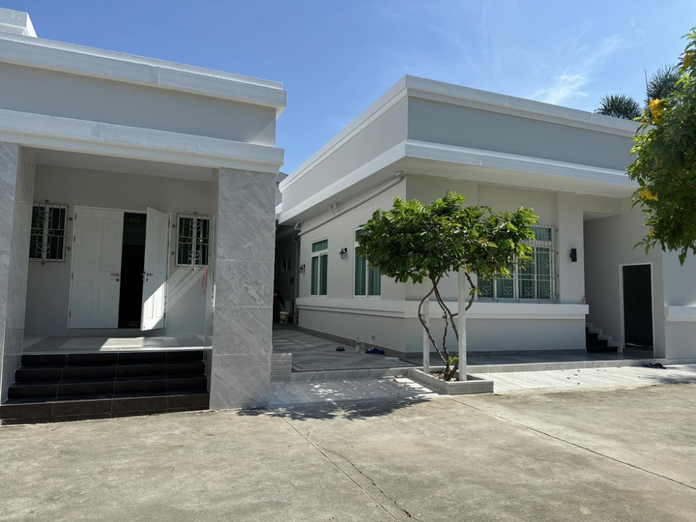 For RentHouseBangna, Bearing, Lasalle : For Rent: Detached House, Bangna, 7 Bedrooms /6 Bathrooms *Fully Furnished* Ready to move in