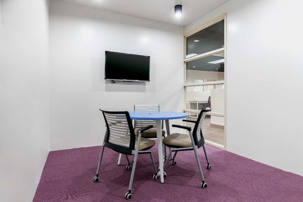 For RentOfficeKasetsart, Ratchayothin : Fully serviced private office space for you and your team in Regus WHA Tower