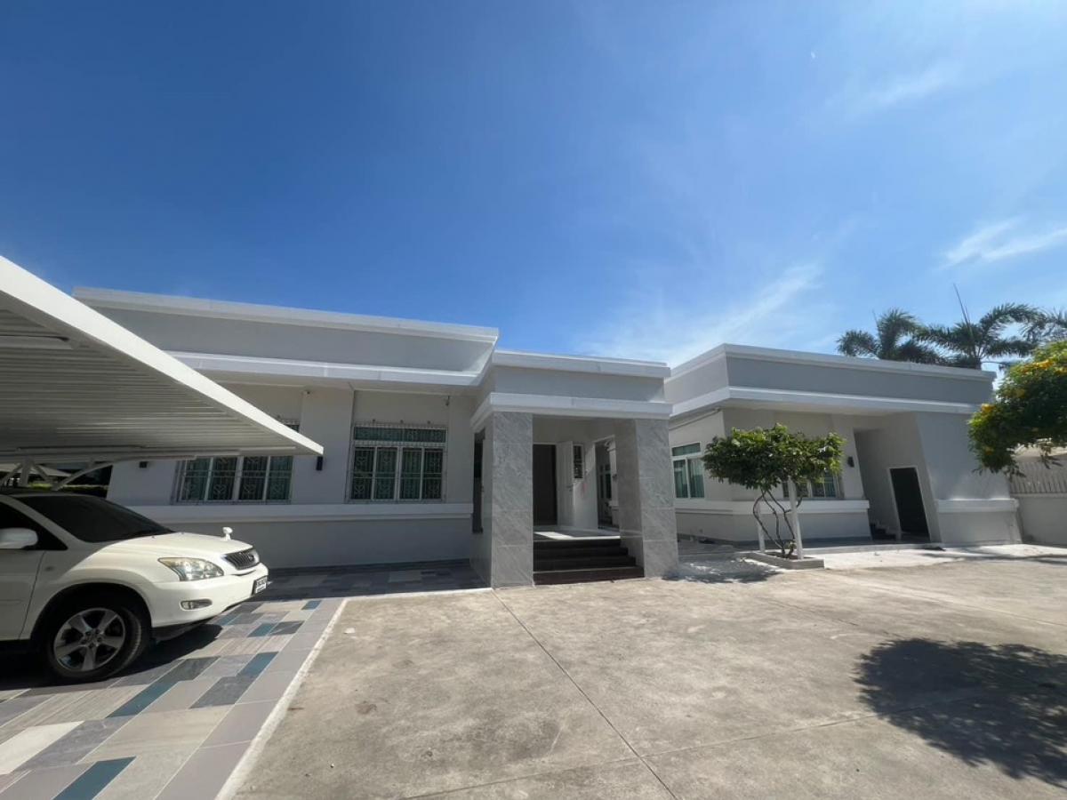 ให้เช่าบ้านบางนา แบริ่ง ลาซาล : Rental : House and Home Office in Bangna , 7 Beds 7 Bath , 4 Living Room , 1000 sqm , 467 sqw ** Close to Mega Bangna ** Close to Central Bangna 🔥🔥Rental Price : 240,000 THB / Month🔥🔥More Information📱Tel : 0619979915 / Kat📱Line : 0619979915 #realestatetha