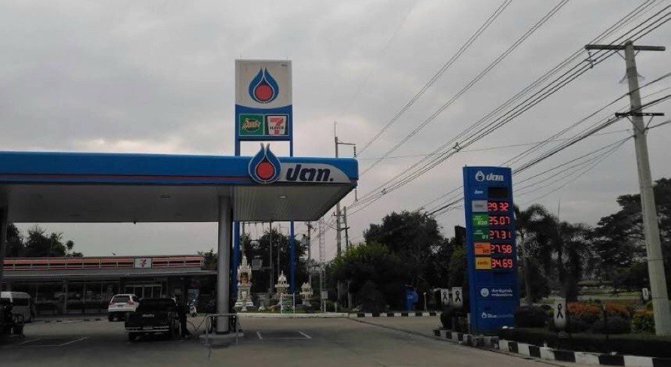 For SaleLandCha-am Phetchaburi : For sale: PTT gas station, Petchkasem Road, Cha-am, Phetchaburi, complete service