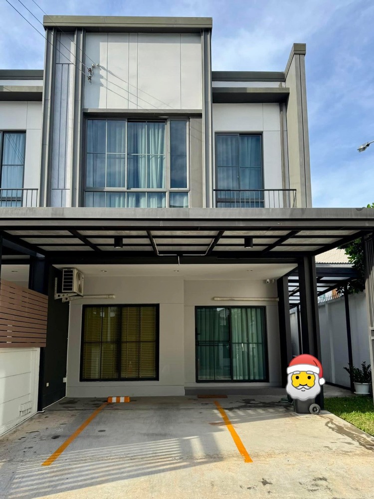 For SaleTownhouseNawamin, Ramindra : #Townhouse for sale, 2 floors, Werf Village, Sai Mai-Phahon Yothin, corner house, Miley house model, width 5.7 meters, 3 bedrooms, 3 bathrooms, house decorated with built-in furniture, ready to move in!! Selling for only 4.6 million baht.